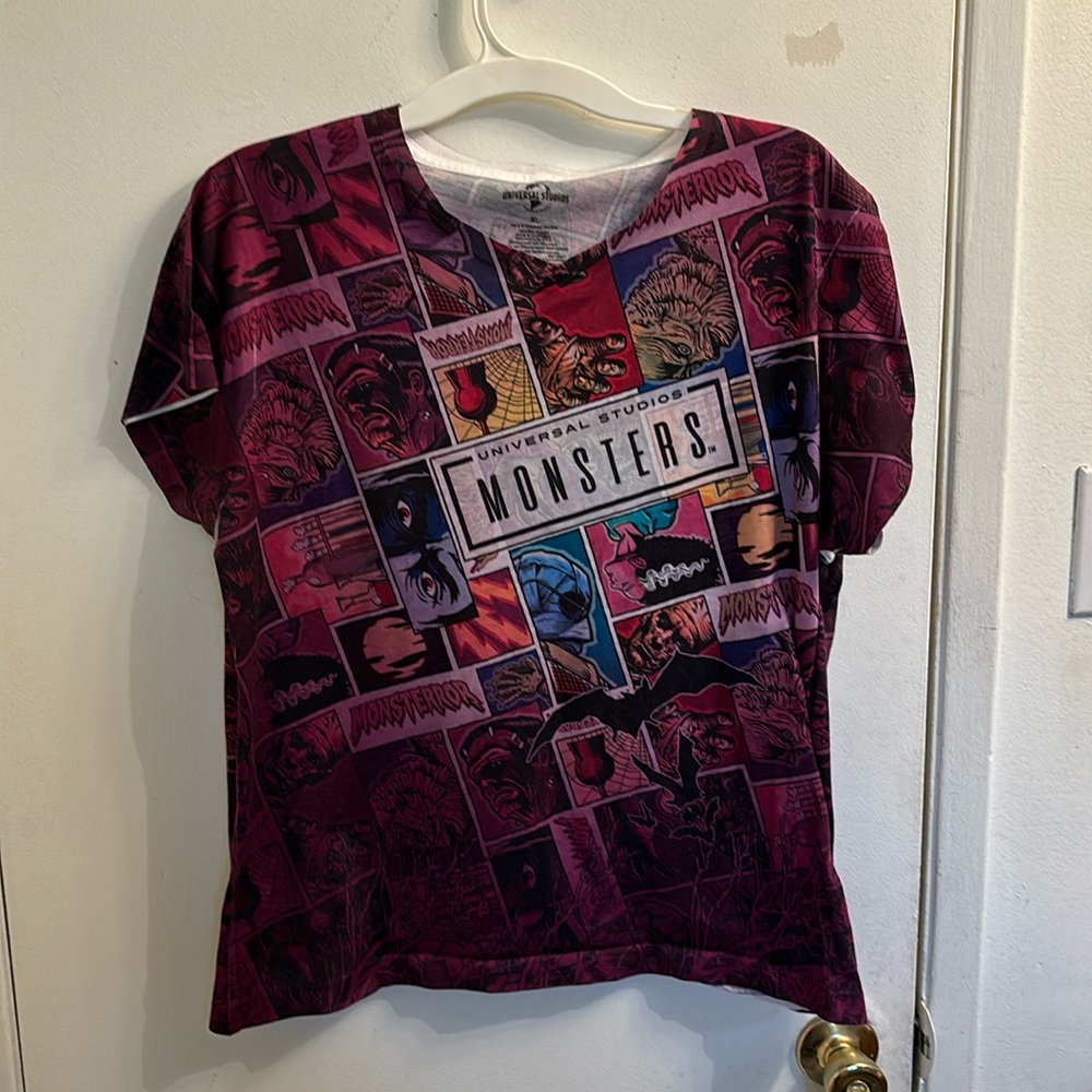 Universal Monsters T-shirt, extra large, barely worn